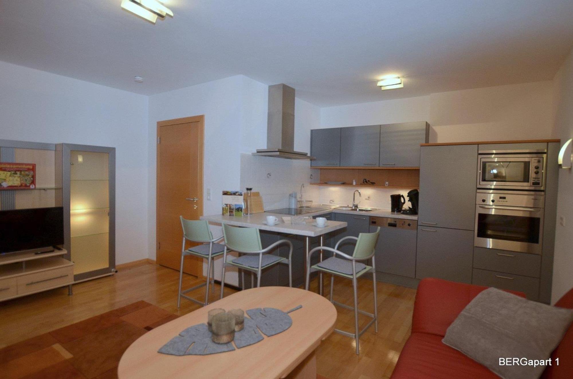 Bergapart Goetschl Rettenschoess Kamer foto